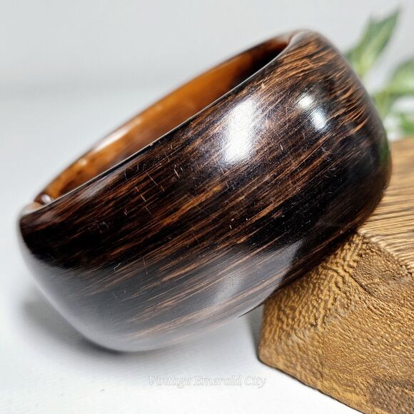 Rustic Radiance Hinged Cuff Bracelet Plastic Brown & Amber Magnetic Clasp Bangle - Picture 1 of 14